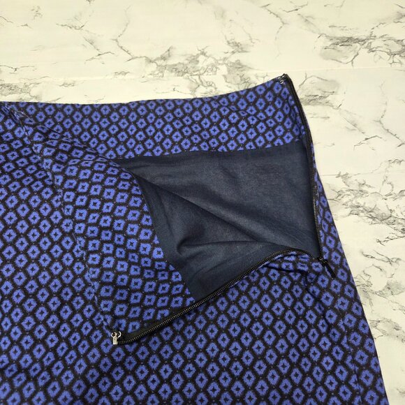 L.L.Bean Favorite Fit Size 18  Blue Geometric Print Knee Length Casual Skirt - Picture 5 of 8